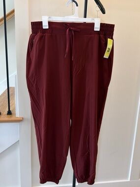 Womens L Elastic Waist Jogger Pants - Burgundy All in Motion #708